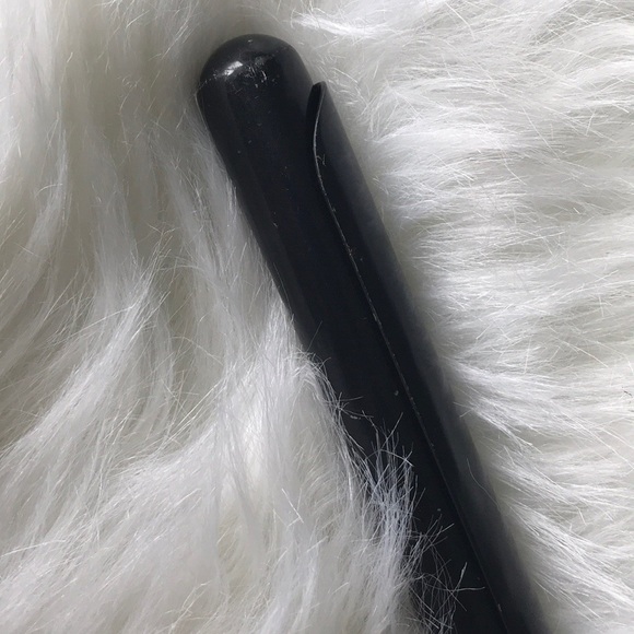 Curling Iron - Picture 2 of 7